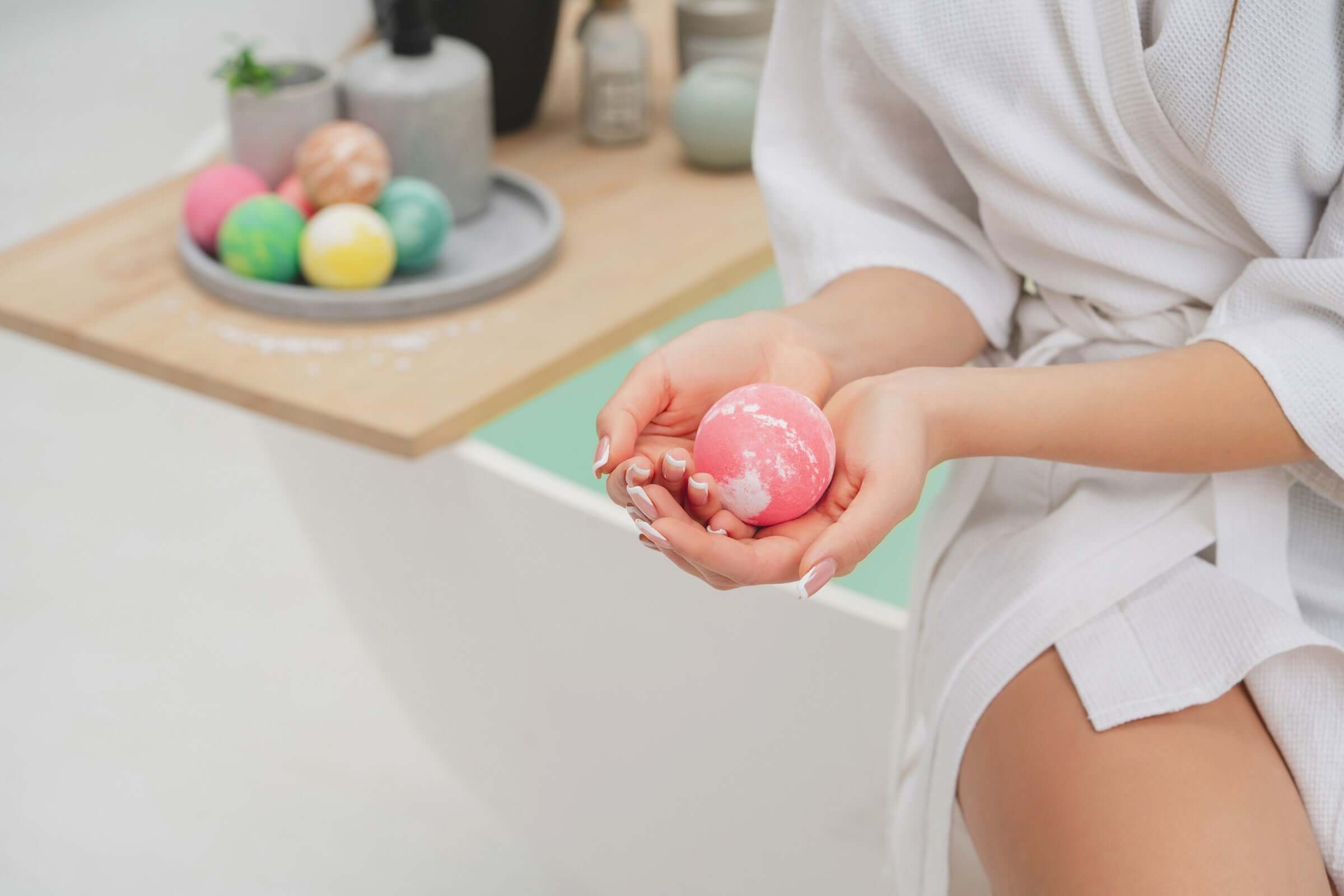Tub Therapy | When bath bombs don’t clean: Here’s what they can do
