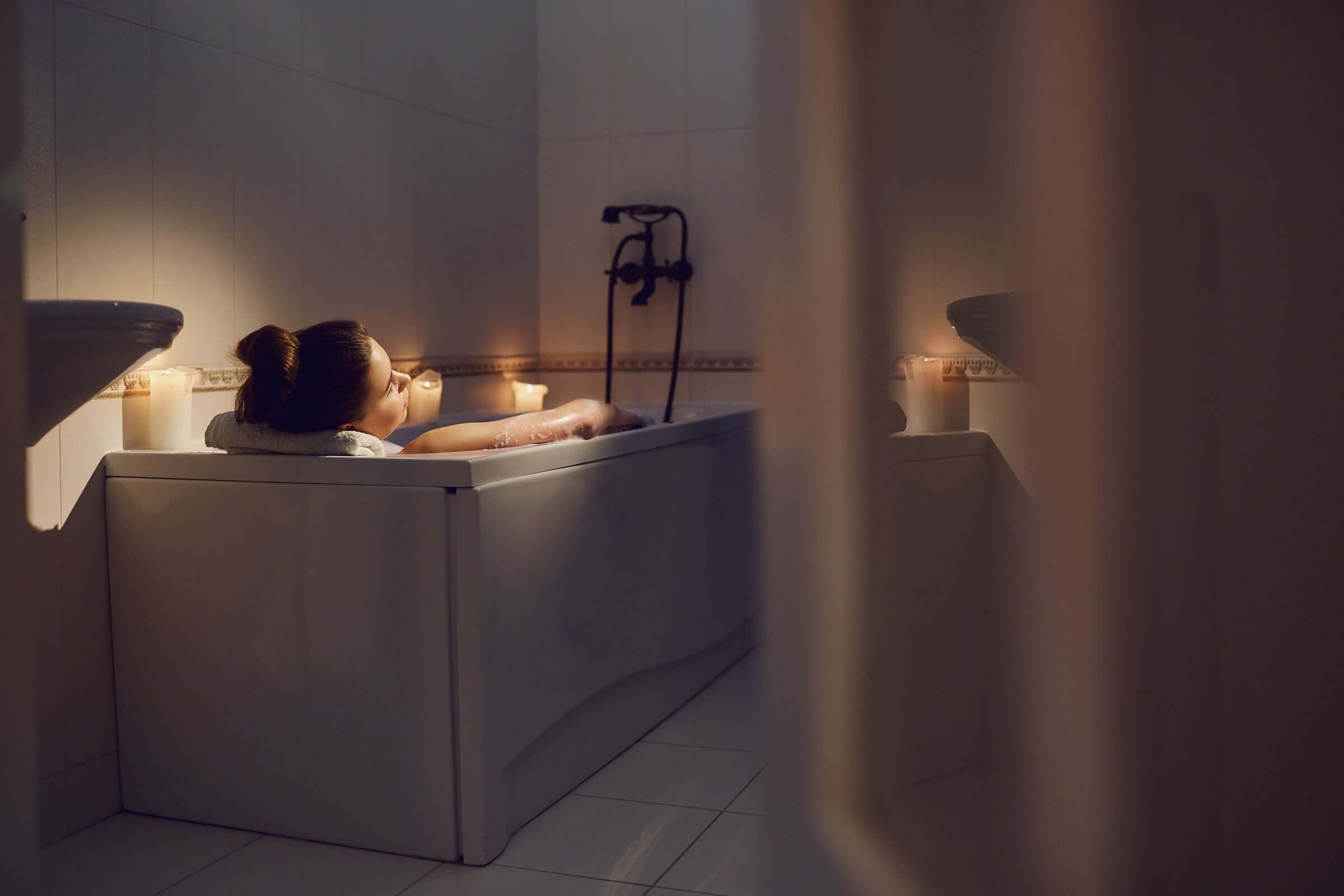 Tub Therapy | The Adult’s Guide to the Best Bath Ever (By Soak Pros)