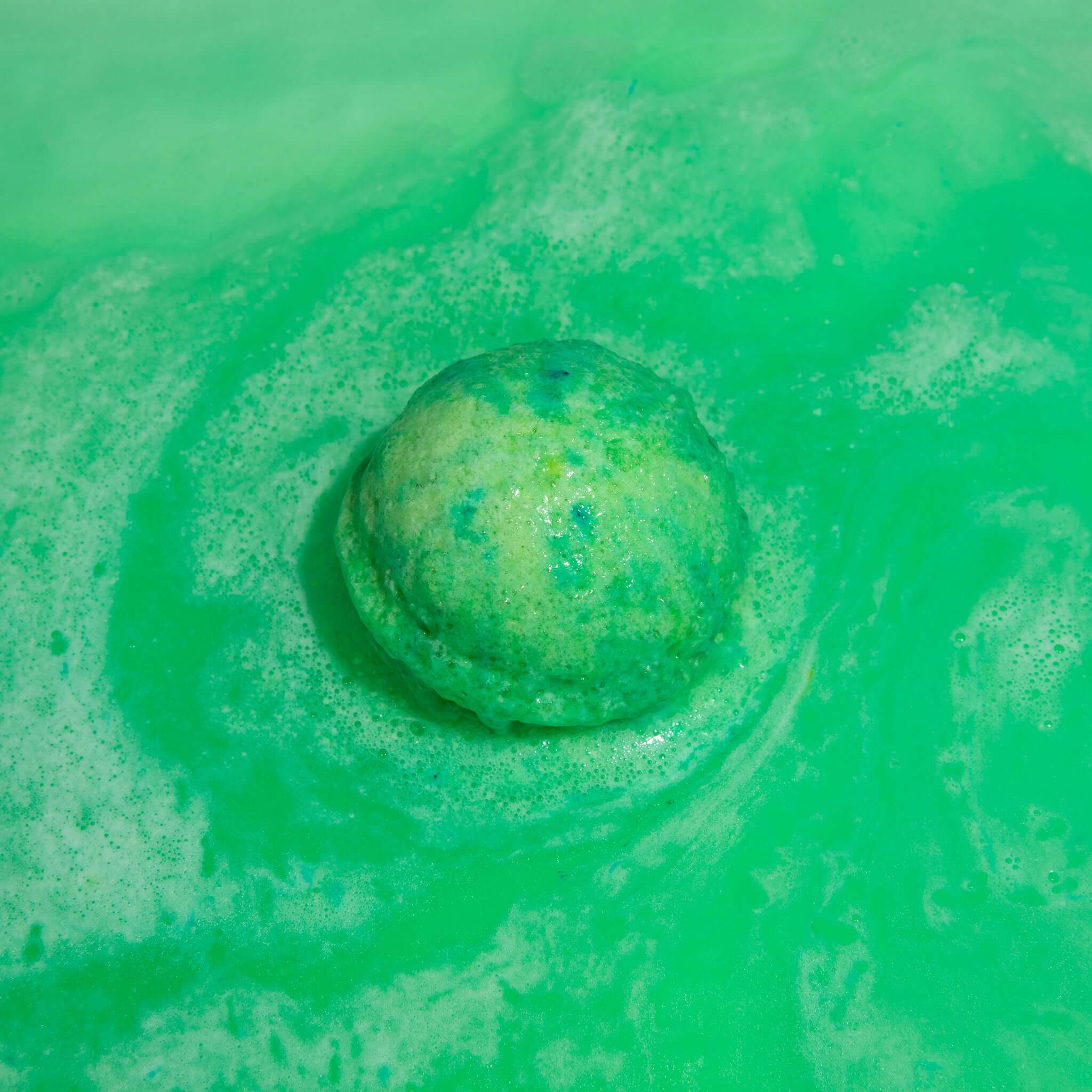Tub Therapy Soakshow CBD Bath Bomb in Hemp & Peppermint