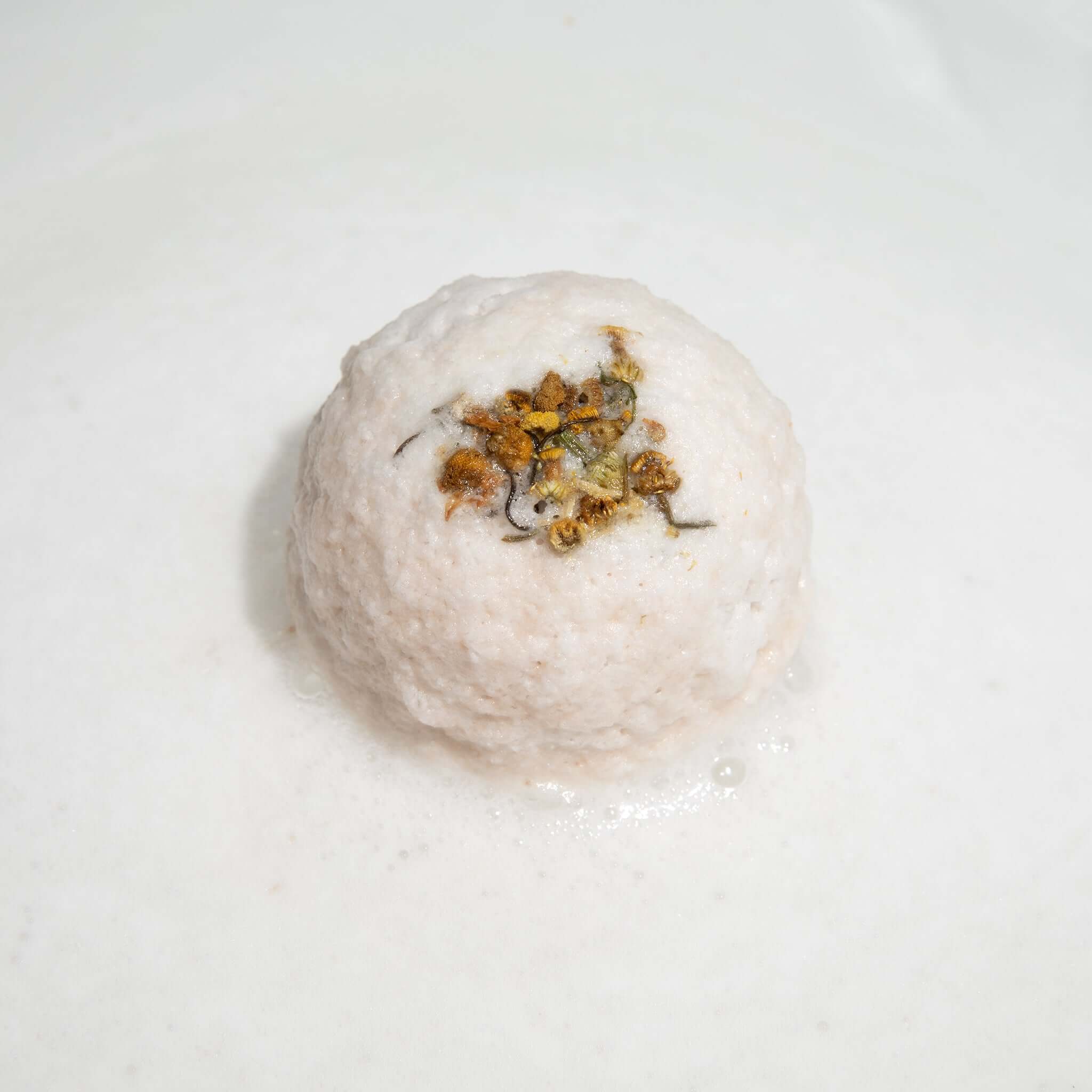 Tub Therapy Soakshow CBD Bath Bomb in Milk & Chamomile