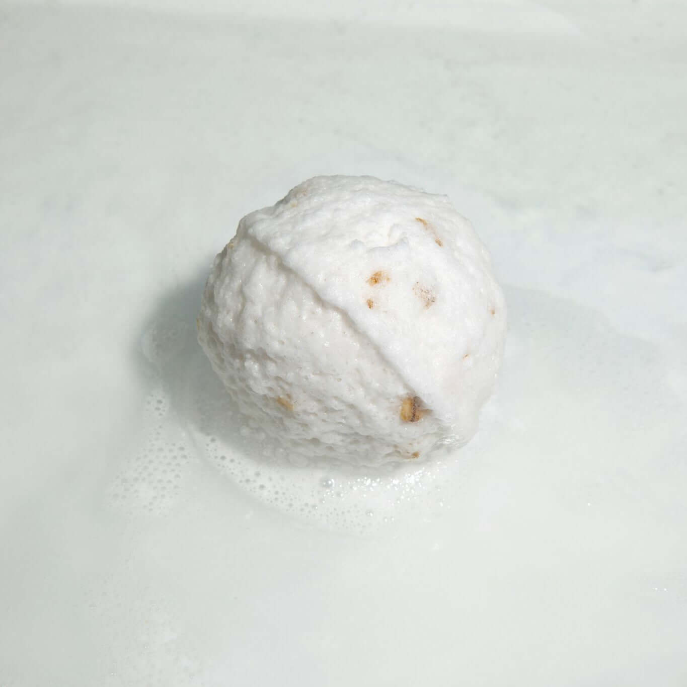 Tub Therapy Soakshow CBD Bath Bomb in Oatmeal & Shea