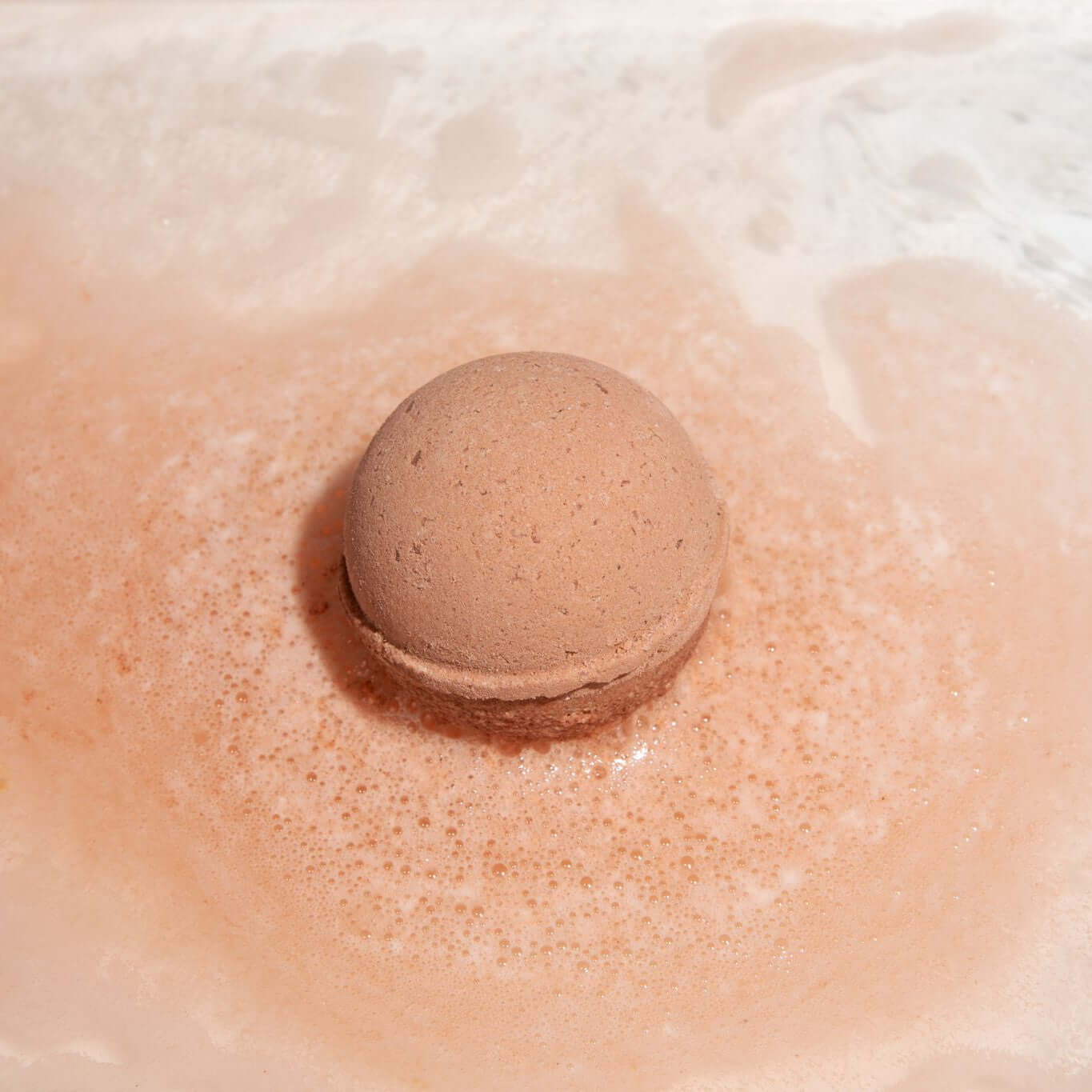 Tub Therapy Soakshow CBD Bath Bomb in Vanilla Sandalwood