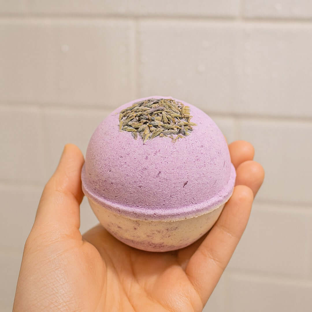 Soakshow CBD Bath Bomb in Lavender French 75