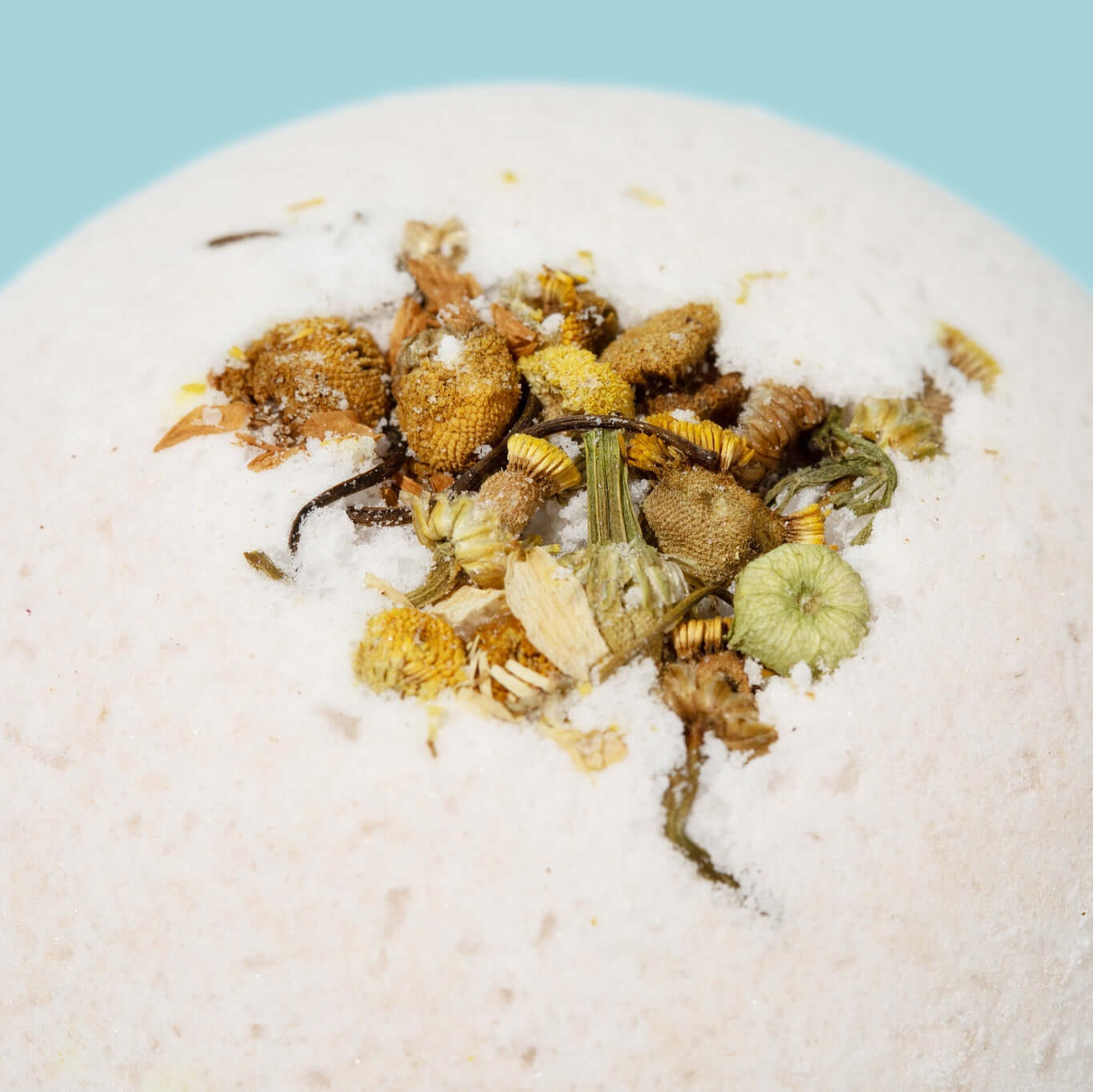 Tub Therapy Soakshow CBD Bath Bomb in Milk & Chamomile