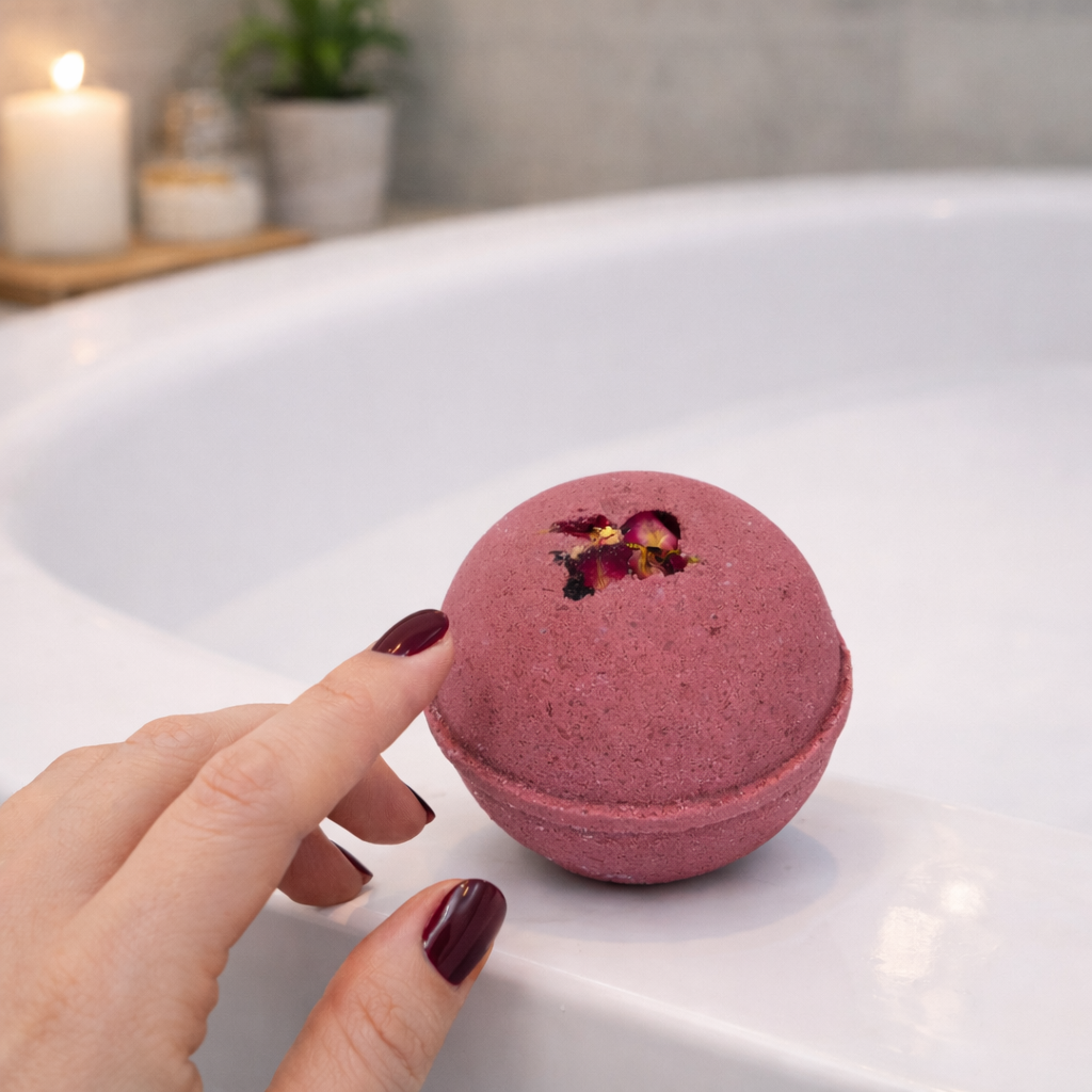 Soakshow CBD Bath Bomb in Wine & Roses